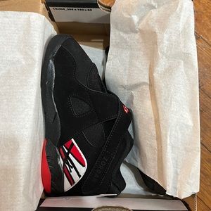 Jordan play off retro 8 in size 9c . BRAND NEW !